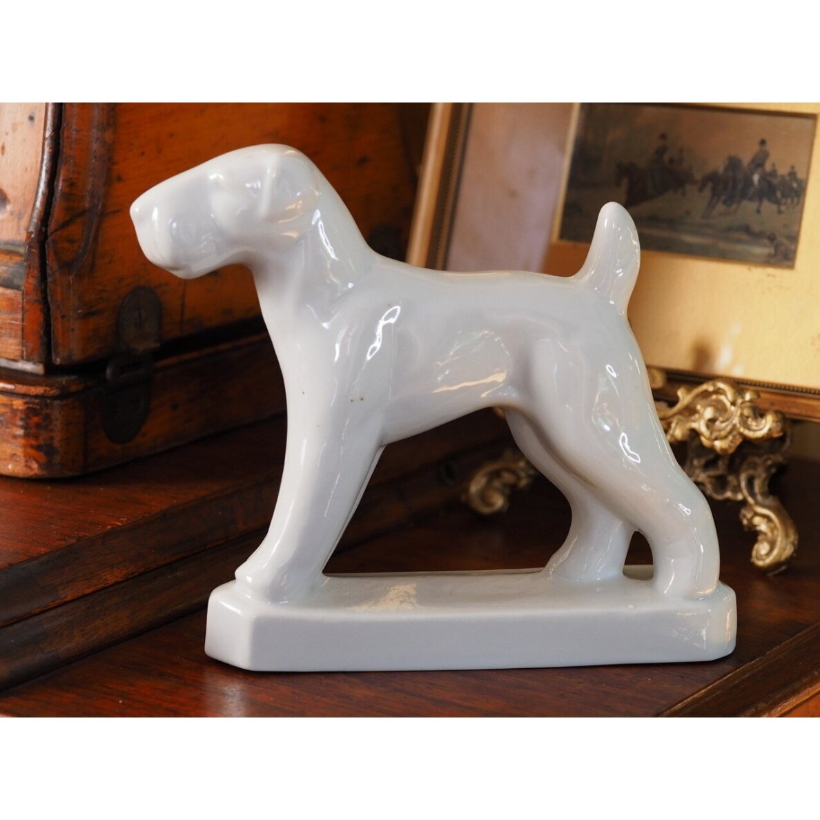 Art Deco stiliaus porcelianinė Erdelio terjero skulptūrėlė pagal Louis Fontinelle 1 Art Deco stiliaus porcelianinė Erdelio terjero skulptūrėlė pagal Louis Fontinelle 1