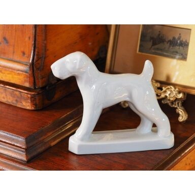 Art Deco stiliaus porcelianinė Erdelio terjero skulptūrėlė pagal Louis Fontinelle Art Deco stiliaus porcelianinė Erdelio terjero skulptūrėlė pagal Louis Fontinelle