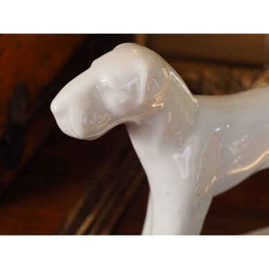 Art Deco stiliaus porcelianinė Erdelio terjero skulptūrėlė pagal Louis Fontinelle 2 Art Deco stiliaus porcelianinė Erdelio terjero skulptūrėlė pagal Louis Fontinelle 2