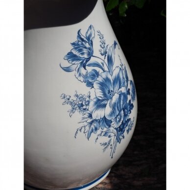 Delft ąsočio, dubens ir puodelio komplektas, dekoruotas mėlynomis gėlėmis