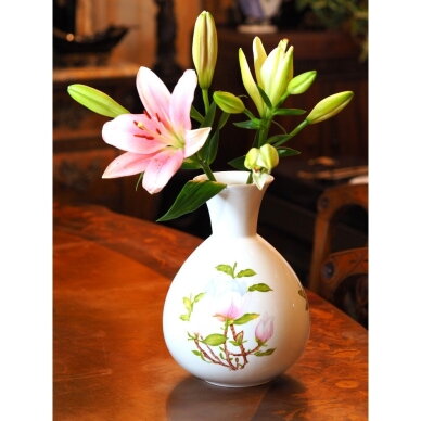 Gerold porcelianinė vaza su magnolijomis 1 Gerold porcelianinė vaza su magnolijomis 1