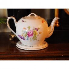 Klasikinėmis gėlėmis puoštas apvalus arbatinukas su padėkliuku