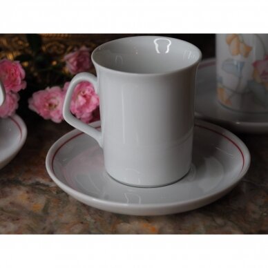 Winterling keturių porceliano puodelių, dekoruotų rožiniais žiedais, rinkinys